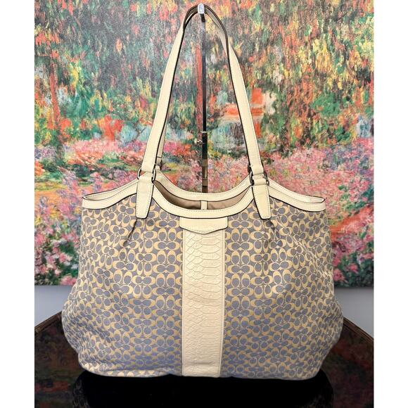 NWT Coach Signature Stripe Jacquard Shoulder Bag - Picture 1 of 7